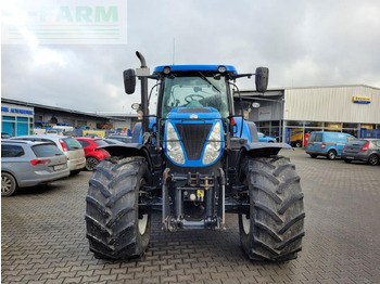 Traktor New Holland t7.220 ac: das Bild 2