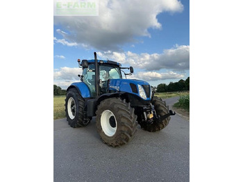 NEW HOLLAND T7.250 Traktor