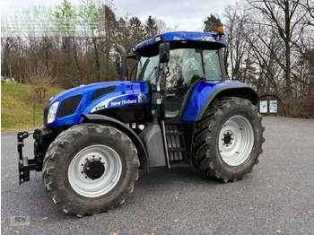 NEW HOLLAND T7000 Traktor
