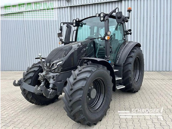 VALTRA Traktor