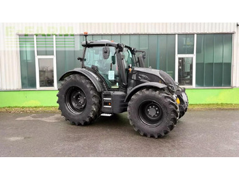 VALTRA N-series Traktor