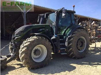 VALTRA Traktor