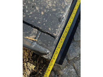 NEU: Ladekran Big Schwergutschaufel 240 cm mit Manitou Aufnahme: das Bild 3