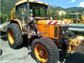JOHN DEERE 6220 Landmaschine