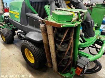 JOHN DEERE 8400 Rasenmäher