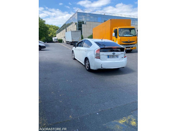 PKW TOYOTA PRIUS HYBRIDE 2/ELECRIQUE/ESS/GPL- 2012- 400000: das Bild 3