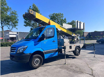 BÖCKER LKW mit Arbeitsbühne
