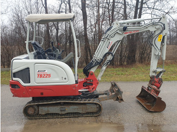 Minibagger TAKEUCHI TB 225: das Bild 2