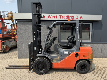 TOYOTA FDF 30 Dieselstapler