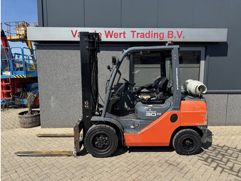 TOYOTA FGF 30 Treibgasstapler