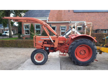 INTERNATIONAL Traktor