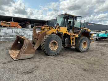 KOMATSU WA380 Radlader