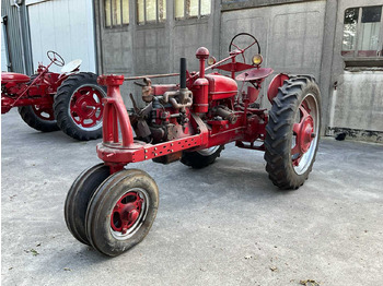 McCORMICK Traktor