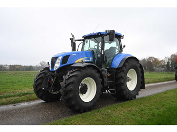 NEW HOLLAND T7000 Traktor