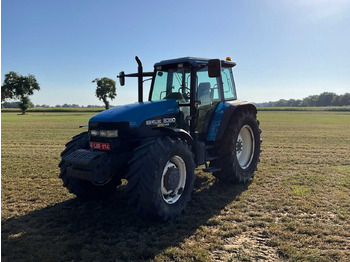 NEW HOLLAND 8360 Traktor
