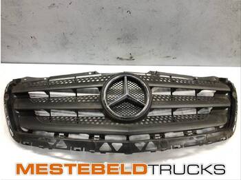 MERCEDES-BENZ Fahrerhaus und Interieur