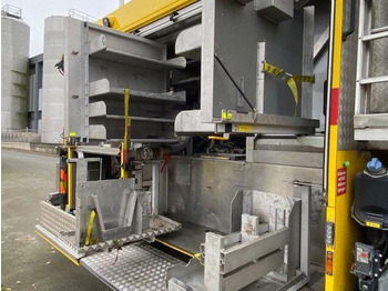 Feuerwehrfahrzeug Mercedes-Benz 1833 Axor 4x4,Palfinger PK8502,Allrad,Seilwinde: das Bild 5