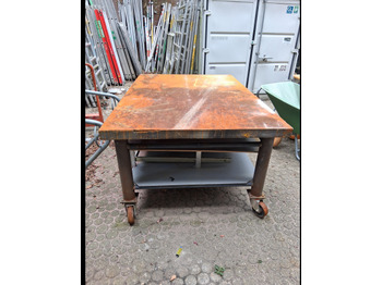 Metallbearbeitungsmaschine