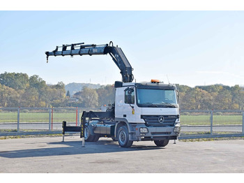 Sattelzugmaschine Mercedes-Benz ACTROS 1844 * Sattelzugmaschine *HIAB 330-5/FUNK: das Bild 2