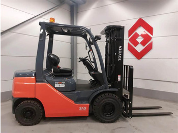 TOYOTA FDF 25 Dieselstapler