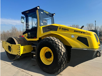 BOMAG Walzenzug