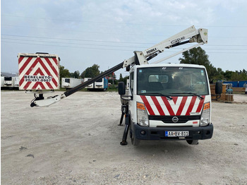 NISSAN LKW mit Arbeitsbühne