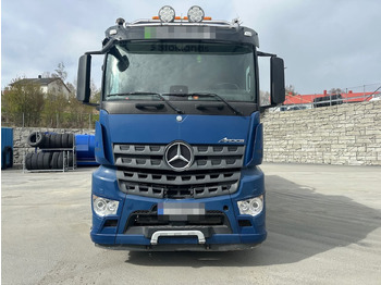 Saug-/ Spülfahrzeug Mercedes Arocs: das Bild 2