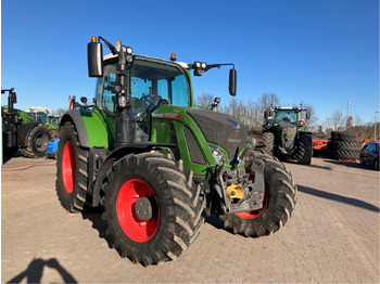FENDT 718 Vario Traktor