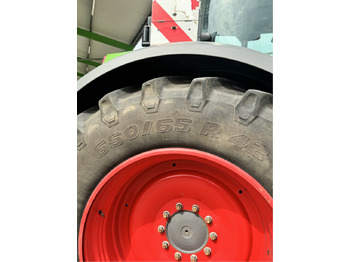 Traktor Fendt 724 Vario S4: das Bild 3