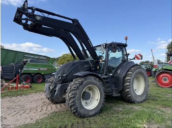 VALTRA T254 Traktor