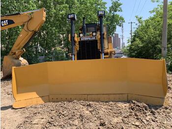 Bulldozer CATERPILLAR D8R: das Bild 2