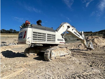 LIEBHERR Bagger