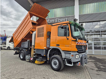 Kehrmaschine Mercedes-Benz Actros 2032 A 4x4 Bucher STKF 9500 Airport 30x: das Bild 2
