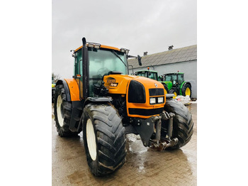 RENAULT Ares Traktor