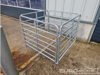 Landmaschine Unused 4' Galvanised Sheep Hurdle (4 of): das Bild 4