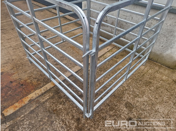 Landmaschine Unused 4' Galvanised Sheep Hurdle (4 of): das Bild 2