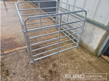 Landmaschine Unused 4' Galvanised Sheep Hurdle (4 of): das Bild 5