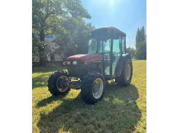 NEW HOLLAND Traktor