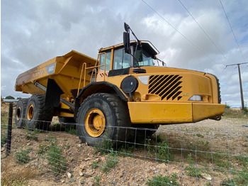 Knickgelenkter Dumper Volvo A 40 D: das Bild 2