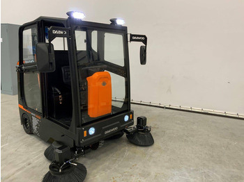 DAEWOO Kehrmaschine
