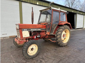 INTERNATIONAL Traktor
