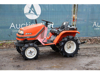 KUBOTA Traktor