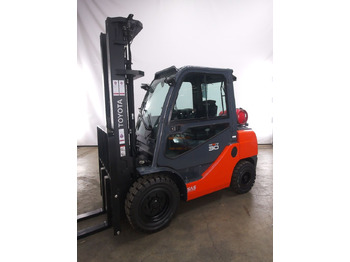 TOYOTA FGF 30 Treibgasstapler