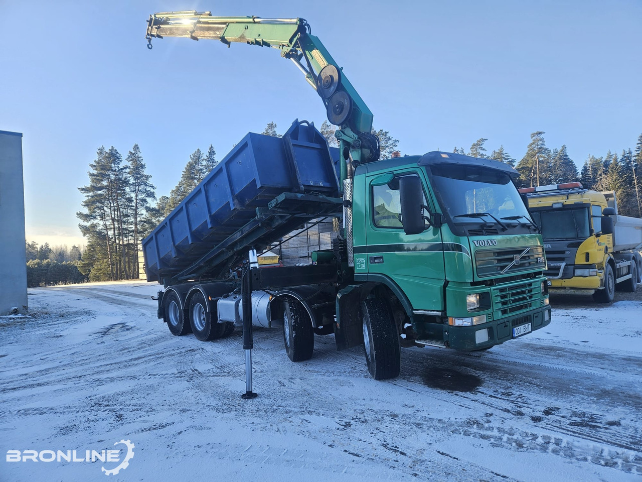 2002 Volvo FM12 8x4 Cable lift + Crane HMF - Seil Abrollkipper, Autokran: das Bild 1 2002 Volvo FM12 8x4 Cable lift + Crane HMF - Seil Abrollkipper, Autokran: das Bild 1