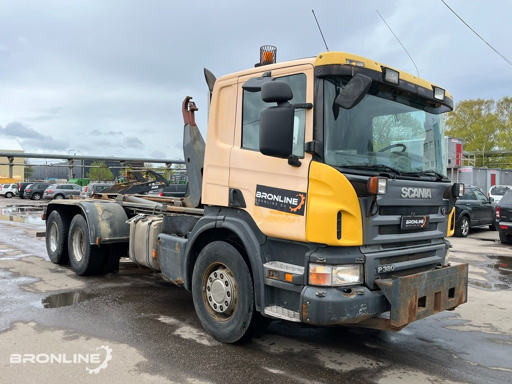 2006 SCANIA P 380 6X2 Hooklift - Abrollkipper: das Bild 2 2006 SCANIA P 380 6X2 Hooklift - Abrollkipper: das Bild 2