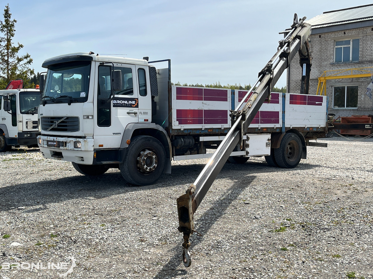 2000 Volvo FL220 4x2 + Hiab 102-4 - Andere Technik: das Bild 1 2000 Volvo FL220 4x2 + Hiab 102-4 - Andere Technik: das Bild 1
