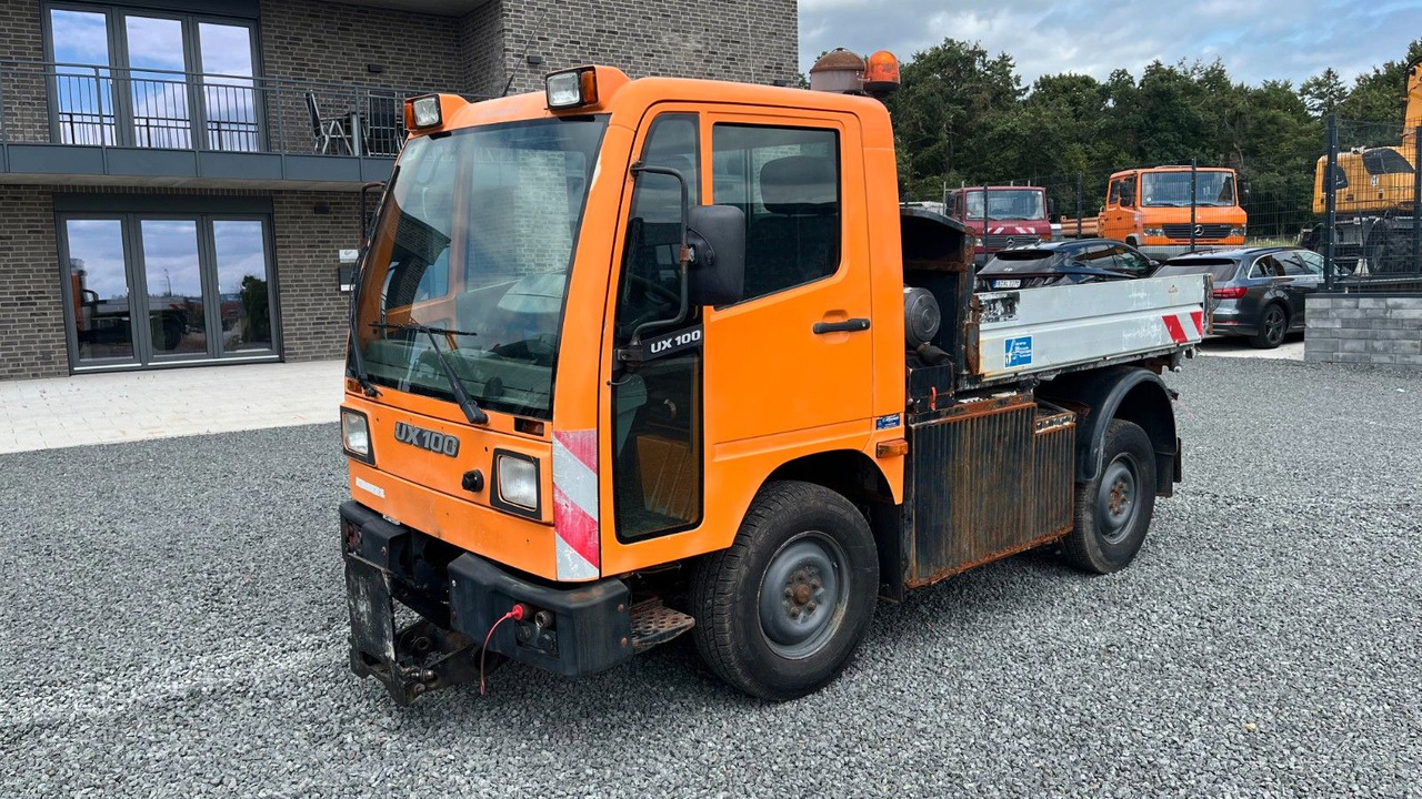 Multicar UX 100 Kipper 4x4 - Kipper Transporter: das Bild 2 Multicar UX 100 Kipper 4x4 - Kipper Transporter: das Bild 2