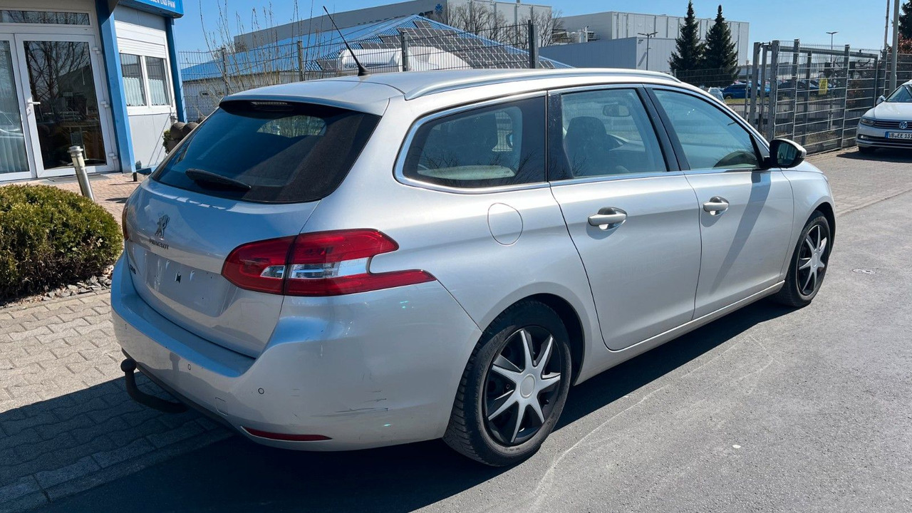 Peugeot 308 SW Allure 8-Fach Bereift Kopfdichtungsschade - PKW: das Bild 2 Peugeot 308 SW Allure 8-Fach Bereift Kopfdichtungsschade - PKW: das Bild 2
