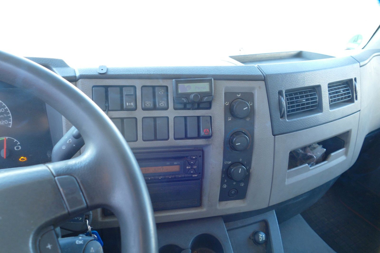 Volvo FL 240 PRITSCHE / PLANE + LBW + KLIMA + EURO 5 - Plane LKW: das Bild 5 Volvo FL 240 PRITSCHE / PLANE + LBW + KLIMA + EURO 5 - Plane LKW: das Bild 5