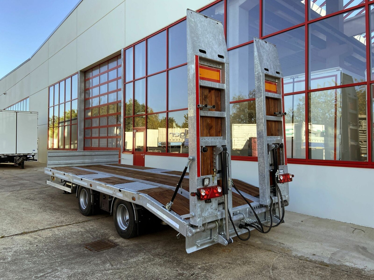 Möslein 21 t Tandemtieflader, hydr. Rampen, NEU - Tieflader Anhänger: das Bild 3 Möslein 21 t Tandemtieflader, hydr. Rampen, NEU - Tieflader Anhänger: das Bild 3